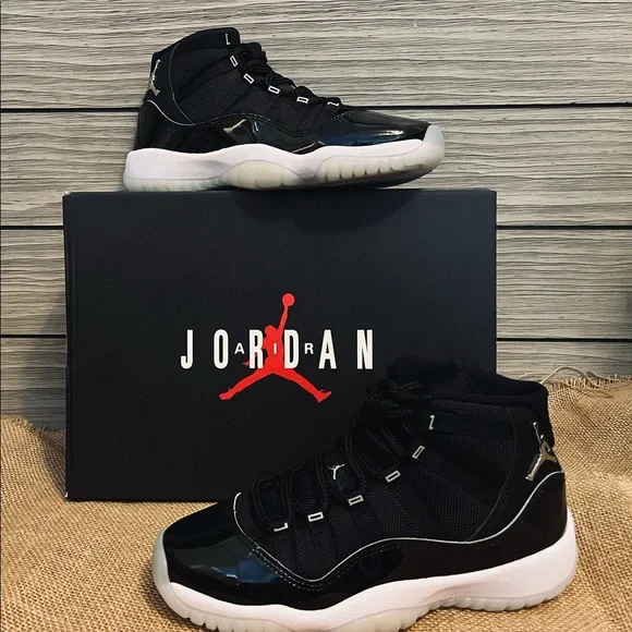 Jordan | Shoes | Jordan Retro 1 Jubilee Size 5y Brand New  display picture 3